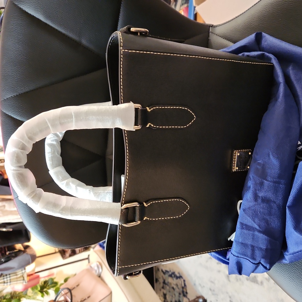 NWT Dooney and Bourke Black leather satchel with crossbody strap
